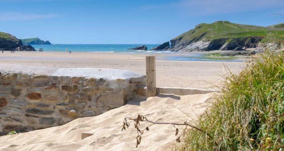 Newquay Bay Porth Caravan Hotel Exterior photo